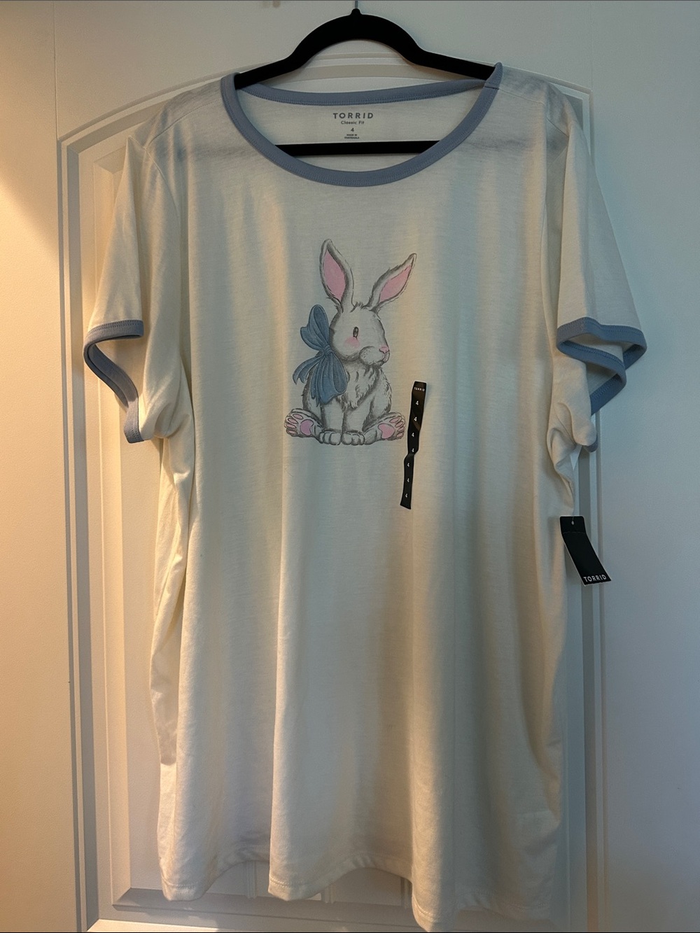 torrid Bunny Tee with Blue Trim ringer tee size 4